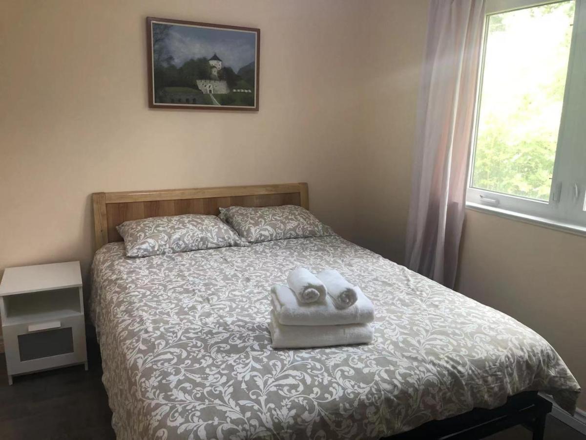 Cozy 3 Room Bungalow In Midtown トロント エクステリア 写真